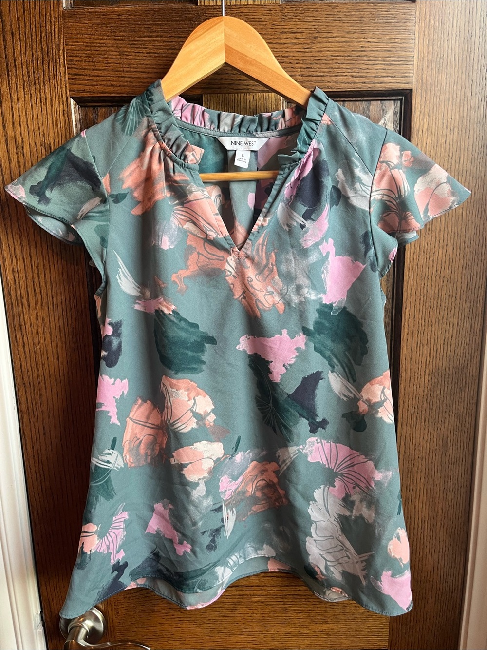 Nine West Teal Floral V-Neck Cap Sleeve Blouse with Pink Accents